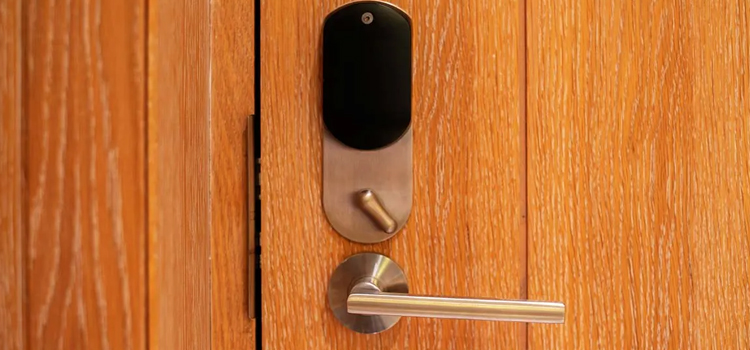 Automatic Locking Door Knob West Modesto